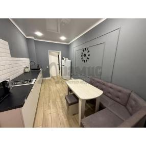 1-к. квартира, 42 м², 1/5 эт.