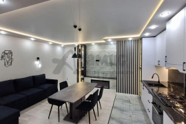 4-к. квартира, 136 м², 3/9 эт.