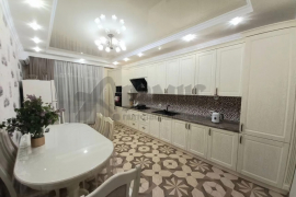 4-к. квартира, 170 м², 2/5 эт.