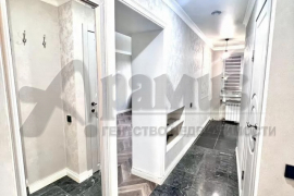 2-к. квартира, 40 м², 5/5 эт.