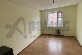 4-к. квартира, 74 м², 5/5 эт.