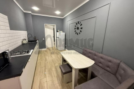 1-к. квартира, 42 м², 1/5 эт.