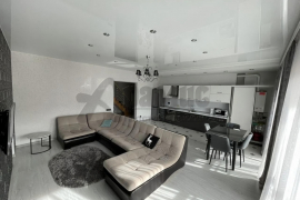 3-к. квартира, 100 м², 9/10 эт.